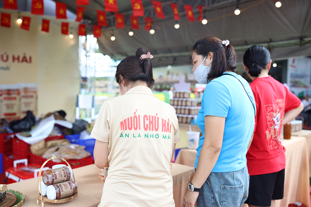 thu-thap-y-kien-cua-khach-hang-de-hoan-thien-san-pham