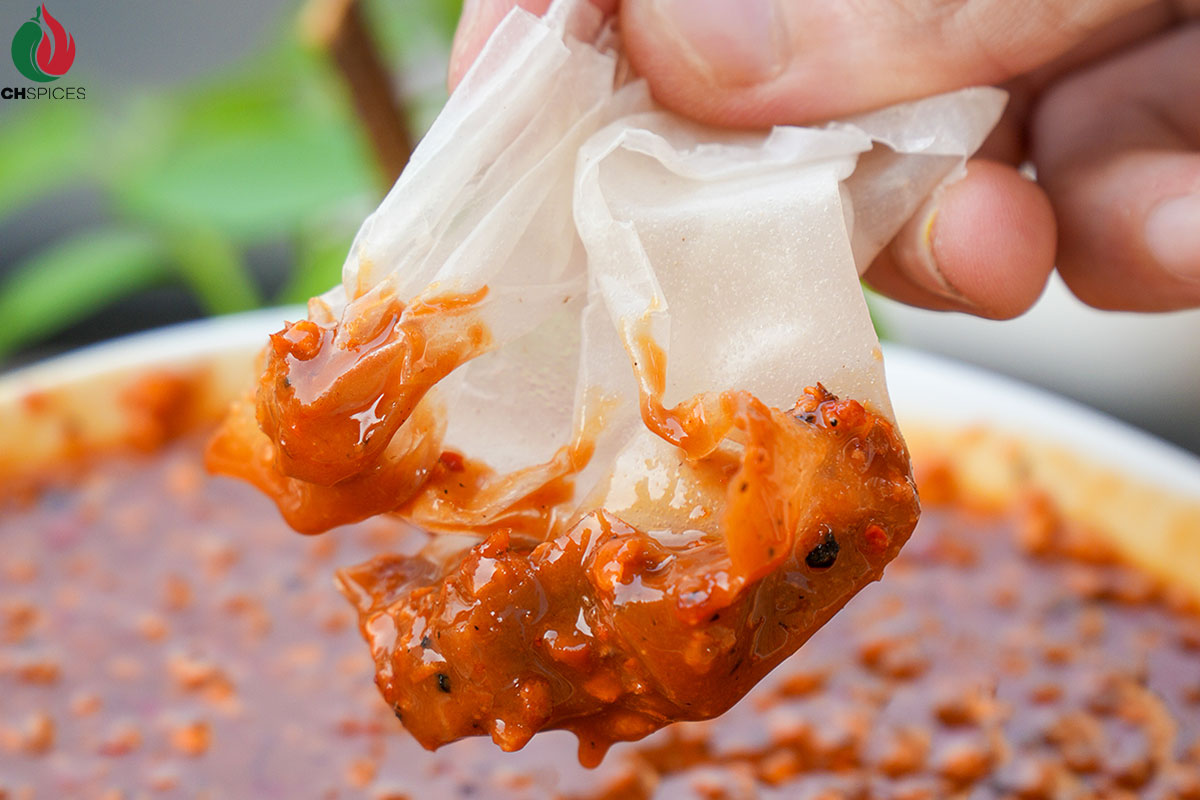 banh-trang-cham-sot-cham-cay-vua-chu-hai