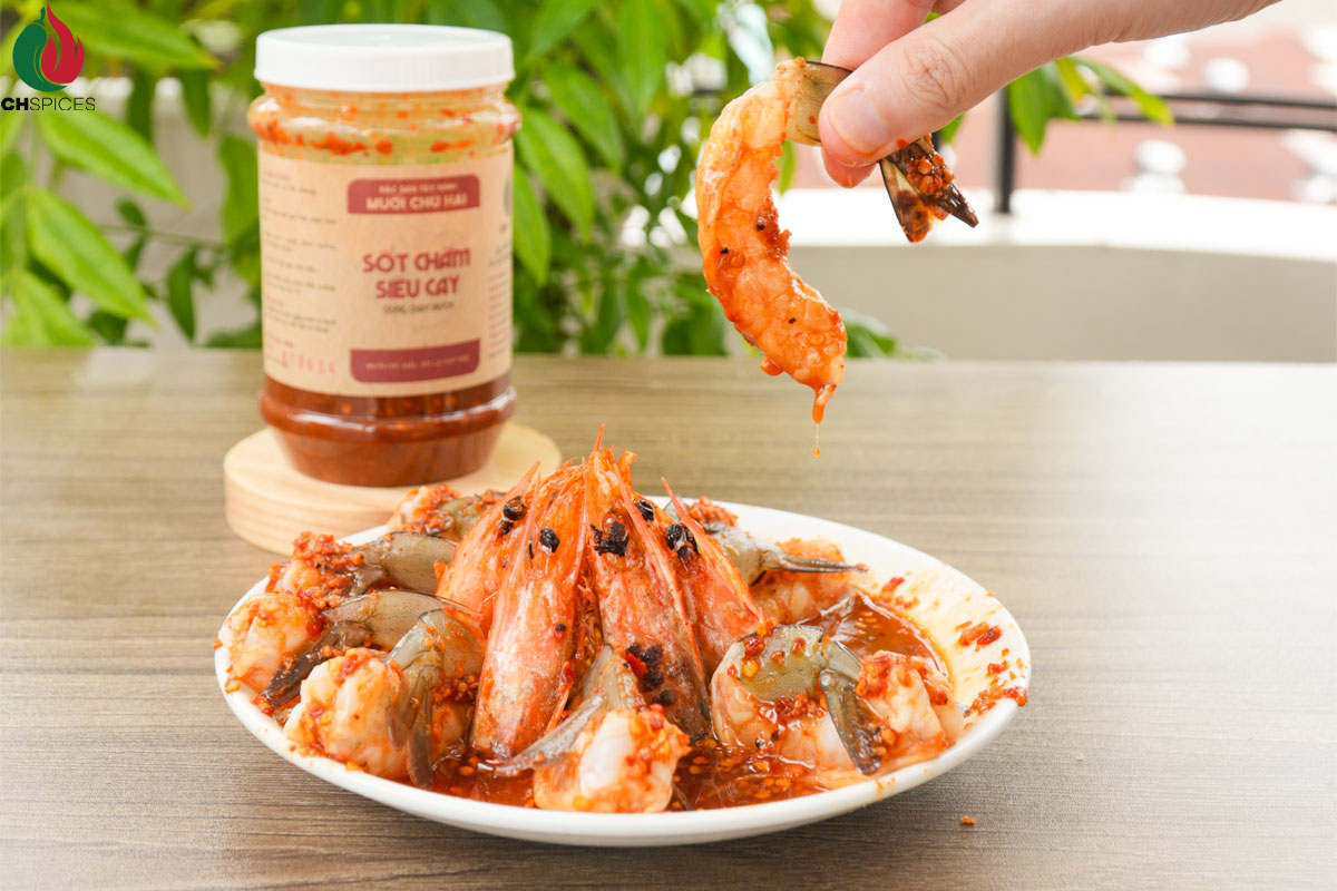 ngoai-banh-trang-sot-cham-sieu-cay-chu-hai-ung-dung-mon-tom-sot-dam-vi