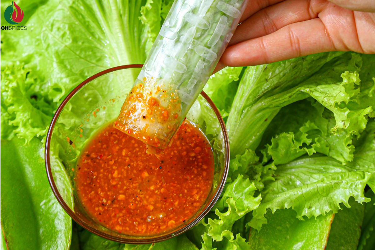nuoc-cham-la-mot-phan-quan-trong-giup-mon-an-tro-nen-tron-vi